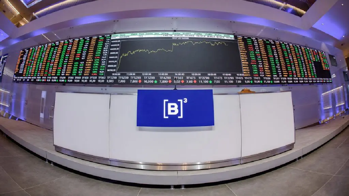 Ibovespa cai 0,94% com dados fracos dos EUA, e dólar sobe para R$ 5,75
